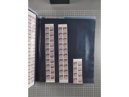 1960/75. postfrische Bogenteile der Dauerserien ab Bedeutende Deutsche, dabei Formnummern und Berlin mit u.a. Mi.-Nr. 246-49 