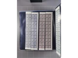 1960/75. postfrische Bogenteile der Dauerserien ab Bedeutende Deutsche, dabei Formnummern und Berlin mit u.a. Mi.-Nr. 246-49 