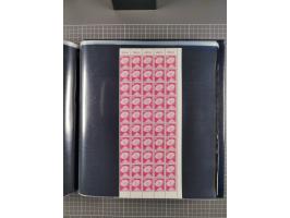 1960/75. postfrische Bogenteile der Dauerserien ab Bedeutende Deutsche, dabei Formnummern und Berlin mit u.a. Mi.-Nr. 246-49 