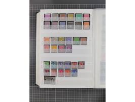 1800/1980(ca.), reichhaltige gestempelte Partie mit Marken und vielen Briefen (meist bis 1900) in 7 Steckbüchern und 2 Ordner