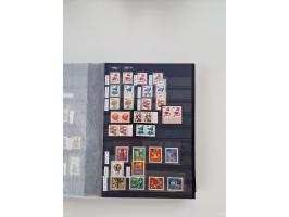 1920/2001, postfrischer, ungebrauchte und gestempelter Bestand in 8 großen Kartons, dabei Sammlungen Bund mit Posthorn, Berli