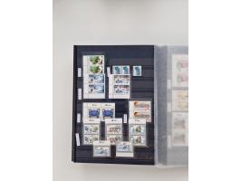 1920/2001, postfrischer, ungebrauchte und gestempelter Bestand in 8 großen Kartons, dabei Sammlungen Bund mit Posthorn, Berli