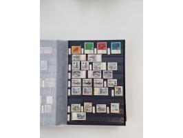 1920/2001, postfrischer, ungebrauchte und gestempelter Bestand in 8 großen Kartons, dabei Sammlungen Bund mit Posthorn, Berli