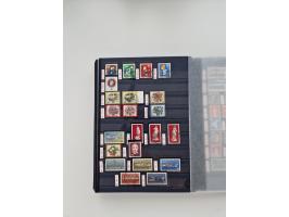 1920/2001, postfrischer, ungebrauchte und gestempelter Bestand in 8 großen Kartons, dabei Sammlungen Bund mit Posthorn, Berli