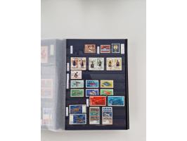 1920/2001, postfrischer, ungebrauchte und gestempelter Bestand in 8 großen Kartons, dabei Sammlungen Bund mit Posthorn, Berli