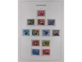 1945/97, postfrische und ganz wenig ungebrauchte Sammlungen, in den Hauptnummern komplett