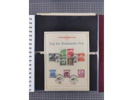 1933/45, Propaganda Album mit 52 Gedenkblättern, mit vielen besseren und großformatigen Stücken, insgesamt gute Erhaltung (4 