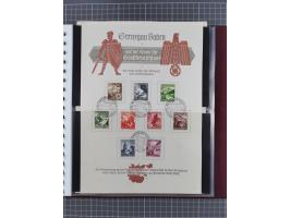 1933/45, Propaganda Album mit 52 Gedenkblättern, mit vielen besseren und großformatigen Stücken, insgesamt gute Erhaltung (4 