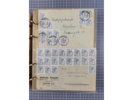 1903/80, &nbsp;Album mit 128 Mehrfachfrankaturen mit mindestens vier Marken, meistens aber mit mehr Marken (48 St. Ausland) d