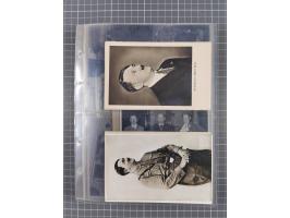 1933/45, Propaganda, 2 Alben mit 310 Belegen, alle zum Thema: A. Hitler, das Gesicht des Hauptkriegsverbrechers-verantwortlic