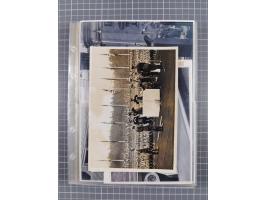 1933/45, Propaganda, 2 Alben mit 310 Belegen, alle zum Thema: A. Hitler, das Gesicht des Hauptkriegsverbrechers-verantwortlic