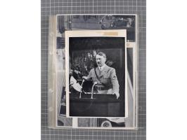 1933/45, Propaganda, 2 Alben mit 310 Belegen, alle zum Thema: A. Hitler, das Gesicht des Hauptkriegsverbrechers-verantwortlic