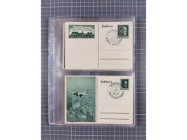 1933/45, Propaganda, 2 Alben mit 310 Belegen, alle zum Thema: A. Hitler, das Gesicht des Hauptkriegsverbrechers-verantwortlic