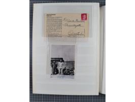 1933/45, Propaganda, 2 Alben mit 310 Belegen, alle zum Thema: A. Hitler, das Gesicht des Hauptkriegsverbrechers-verantwortlic