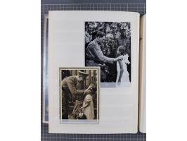 1933/45, Propaganda, 2 Alben mit 310 Belegen, alle zum Thema: A. Hitler, das Gesicht des Hauptkriegsverbrechers-verantwortlic