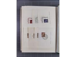 1933/45, Propaganda, 2 Alben mit 310 Belegen, alle zum Thema: A. Hitler, das Gesicht des Hauptkriegsverbrechers-verantwortlic