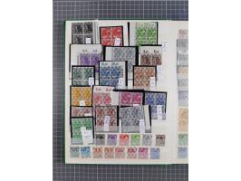 1948, meist postfrischer und gestempelter Bestand “Band/Netz” und “Bauten” mit u.a. Viererblocks, Marken mit Rändern, Bogenec