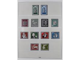 1945/90, ungebrauchte und postfrische Sammlung, oftmals komplett, dabei Bund/Berlin und DDR, DDR mit guten Dienstmarken inkl.