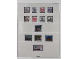 1945/90, ungebrauchte und postfrische Sammlung, oftmals komplett, dabei Bund/Berlin und DDR, DDR mit guten Dienstmarken inkl.