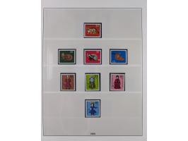 1945/90, ungebrauchte und postfrische Sammlung, oftmals komplett, dabei Bund/Berlin und DDR, DDR mit guten Dienstmarken inkl.