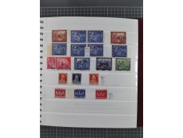 1945/90, ungebrauchte und postfrische Sammlung, oftmals komplett, dabei Bund/Berlin und DDR, DDR mit guten Dienstmarken inkl.