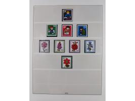 1945/90, ungebrauchte und postfrische Sammlung, oftmals komplett, dabei Bund/Berlin und DDR, DDR mit guten Dienstmarken inkl.