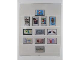 1945/90, ungebrauchte und postfrische Sammlung, oftmals komplett, dabei Bund/Berlin und DDR, DDR mit guten Dienstmarken inkl.