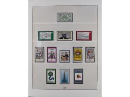 1945/90, ungebrauchte und postfrische Sammlung, oftmals komplett, dabei Bund/Berlin und DDR, DDR mit guten Dienstmarken inkl.