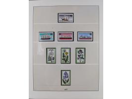 1945/90, ungebrauchte und postfrische Sammlung, oftmals komplett, dabei Bund/Berlin und DDR, DDR mit guten Dienstmarken inkl.