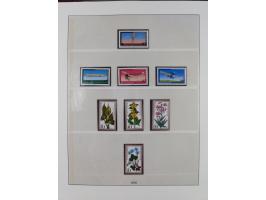 1945/90, ungebrauchte und postfrische Sammlung, oftmals komplett, dabei Bund/Berlin und DDR, DDR mit guten Dienstmarken inkl.