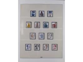 1945/90, ungebrauchte und postfrische Sammlung, oftmals komplett, dabei Bund/Berlin und DDR, DDR mit guten Dienstmarken inkl.