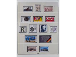 1945/90, ungebrauchte und postfrische Sammlung, oftmals komplett, dabei Bund/Berlin und DDR, DDR mit guten Dienstmarken inkl.