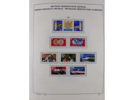 1945/90, ungebrauchte und postfrische Sammlung, oftmals komplett, dabei Bund/Berlin und DDR, DDR mit guten Dienstmarken inkl.