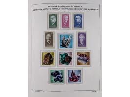 1945/90, ungebrauchte und postfrische Sammlung, oftmals komplett, dabei Bund/Berlin und DDR, DDR mit guten Dienstmarken inkl.