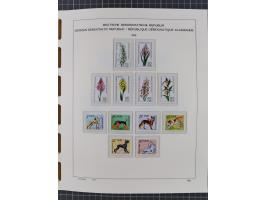 1945/90, ungebrauchte und postfrische Sammlung, oftmals komplett, dabei Bund/Berlin und DDR, DDR mit guten Dienstmarken inkl.