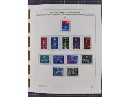 1945/90, ungebrauchte und postfrische Sammlung, oftmals komplett, dabei Bund/Berlin und DDR, DDR mit guten Dienstmarken inkl.