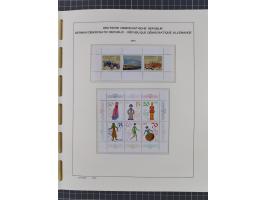 1945/90, ungebrauchte und postfrische Sammlung, oftmals komplett, dabei Bund/Berlin und DDR, DDR mit guten Dienstmarken inkl.