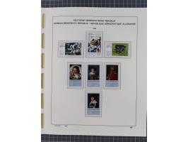 1945/90, ungebrauchte und postfrische Sammlung, oftmals komplett, dabei Bund/Berlin und DDR, DDR mit guten Dienstmarken inkl.