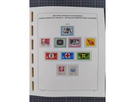 1945/90, ungebrauchte und postfrische Sammlung, oftmals komplett, dabei Bund/Berlin und DDR, DDR mit guten Dienstmarken inkl.