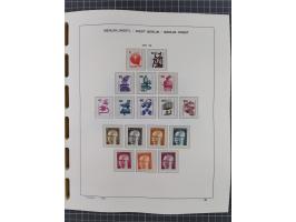 1945/90, ungebrauchte und postfrische Sammlung, oftmals komplett, dabei Bund/Berlin und DDR, DDR mit guten Dienstmarken inkl.