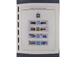 1945/90, ungebrauchte und postfrische Sammlung, oftmals komplett, dabei Bund/Berlin und DDR, DDR mit guten Dienstmarken inkl.
