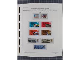 1945/90, ungebrauchte und postfrische Sammlung, oftmals komplett, dabei Bund/Berlin und DDR, DDR mit guten Dienstmarken inkl.