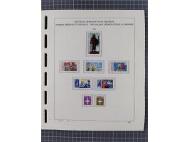 1945/90, ungebrauchte und postfrische Sammlung, oftmals komplett, dabei Bund/Berlin und DDR, DDR mit guten Dienstmarken inkl.