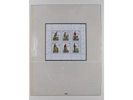 1948/2001, vorwiegend postfrische Sammlung, dabei Bund, Berlin und DDR in den Hauptnummern augenscheinlich komplett, außerdem