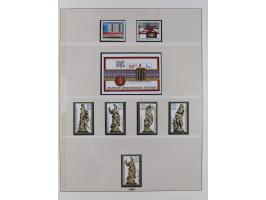 1948/2001, vorwiegend postfrische Sammlung, dabei Bund, Berlin und DDR in den Hauptnummern augenscheinlich komplett, außerdem