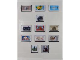 1948/2001, vorwiegend postfrische Sammlung, dabei Bund, Berlin und DDR in den Hauptnummern augenscheinlich komplett, außerdem