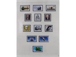 1948/2001, vorwiegend postfrische Sammlung, dabei Bund, Berlin und DDR in den Hauptnummern augenscheinlich komplett, außerdem