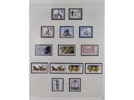 1948/2001, vorwiegend postfrische Sammlung, dabei Bund, Berlin und DDR in den Hauptnummern augenscheinlich komplett, außerdem
