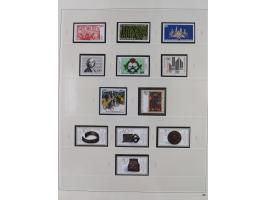 1948/2001, vorwiegend postfrische Sammlung, dabei Bund, Berlin und DDR in den Hauptnummern augenscheinlich komplett, außerdem