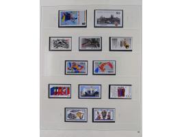 1948/2001, vorwiegend postfrische Sammlung, dabei Bund, Berlin und DDR in den Hauptnummern augenscheinlich komplett, außerdem